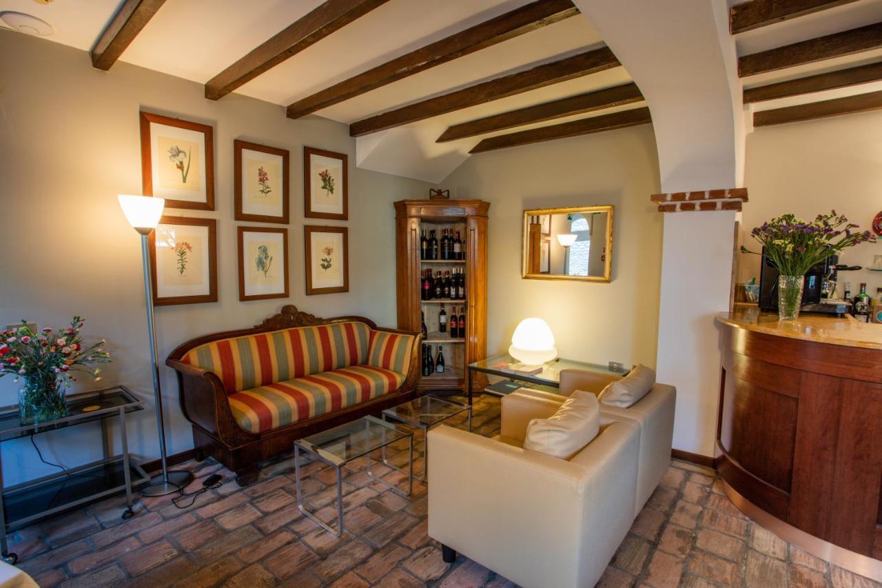 סירמיונה Hotel Degli Oleandri מראה חיצוני תמונה