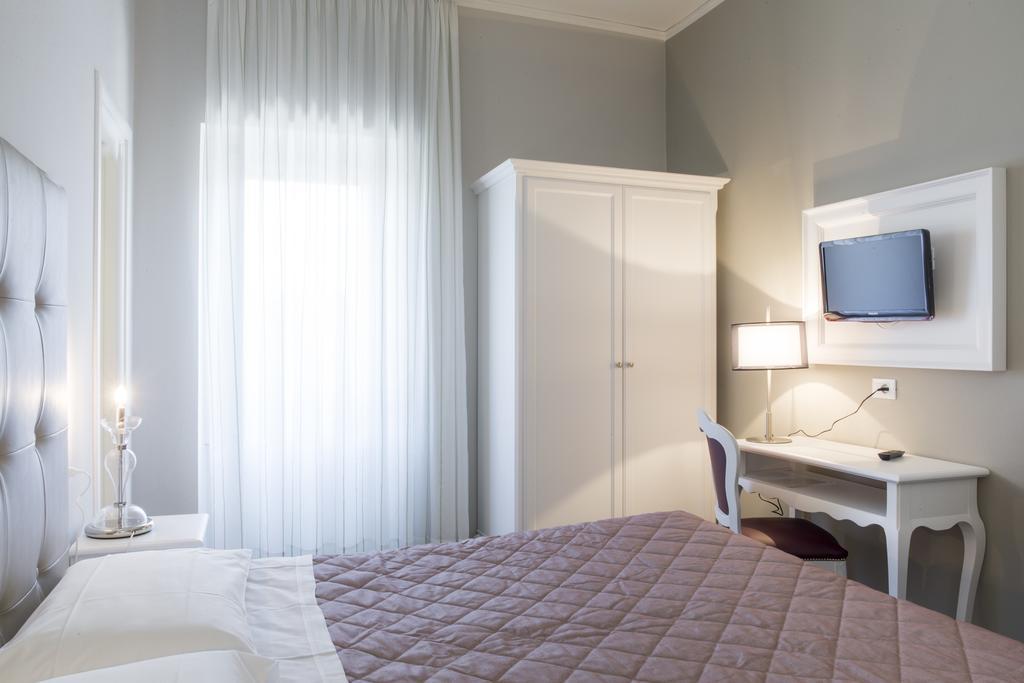 סירמיונה Hotel Degli Oleandri מראה חיצוני תמונה
