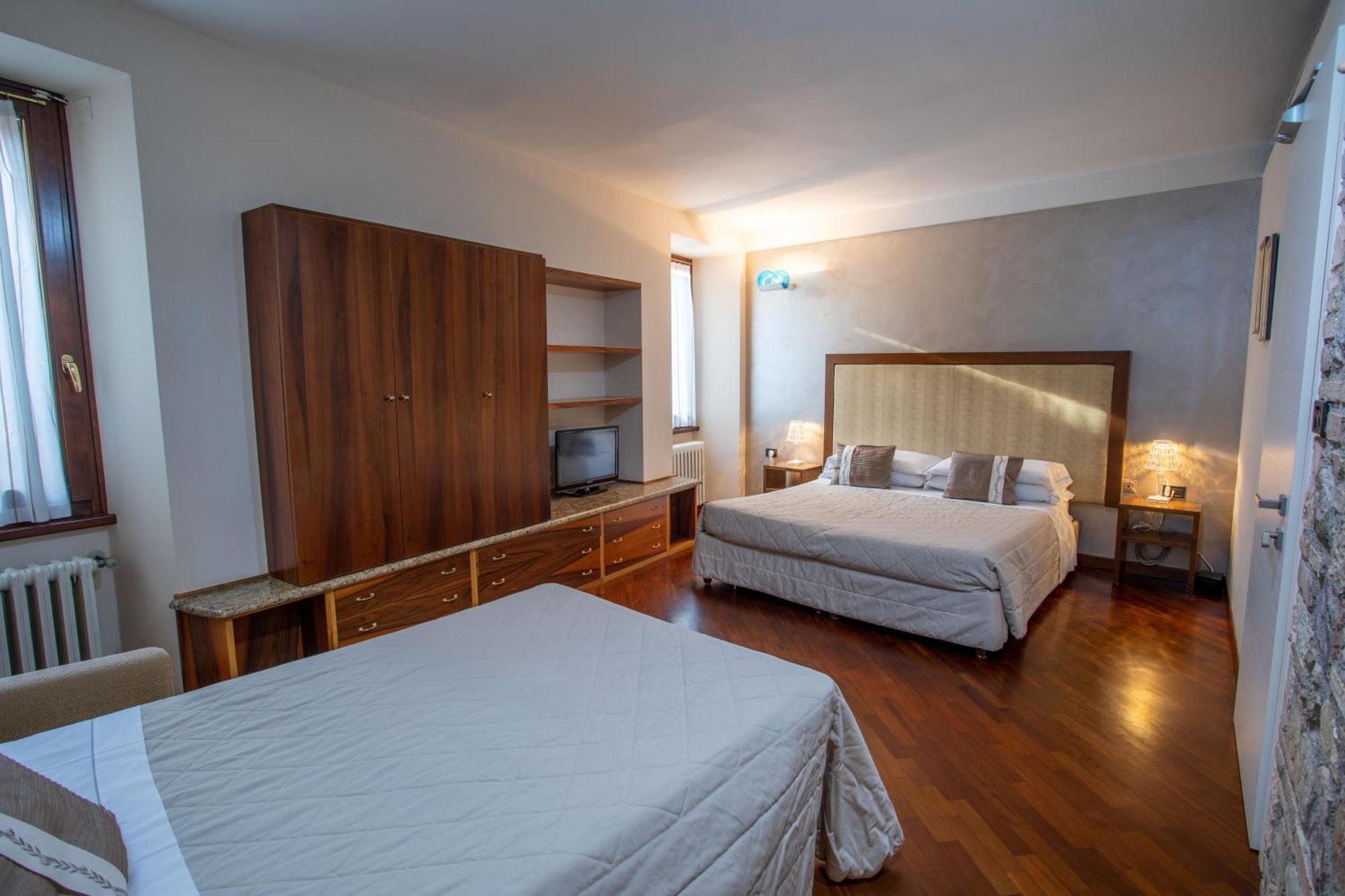 סירמיונה Hotel Degli Oleandri מראה חיצוני תמונה