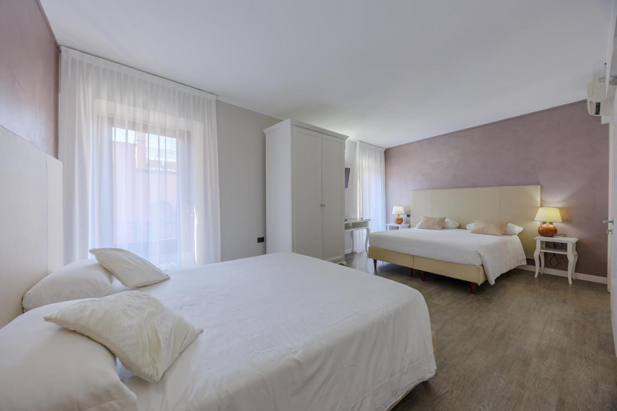 סירמיונה Hotel Degli Oleandri מראה חיצוני תמונה