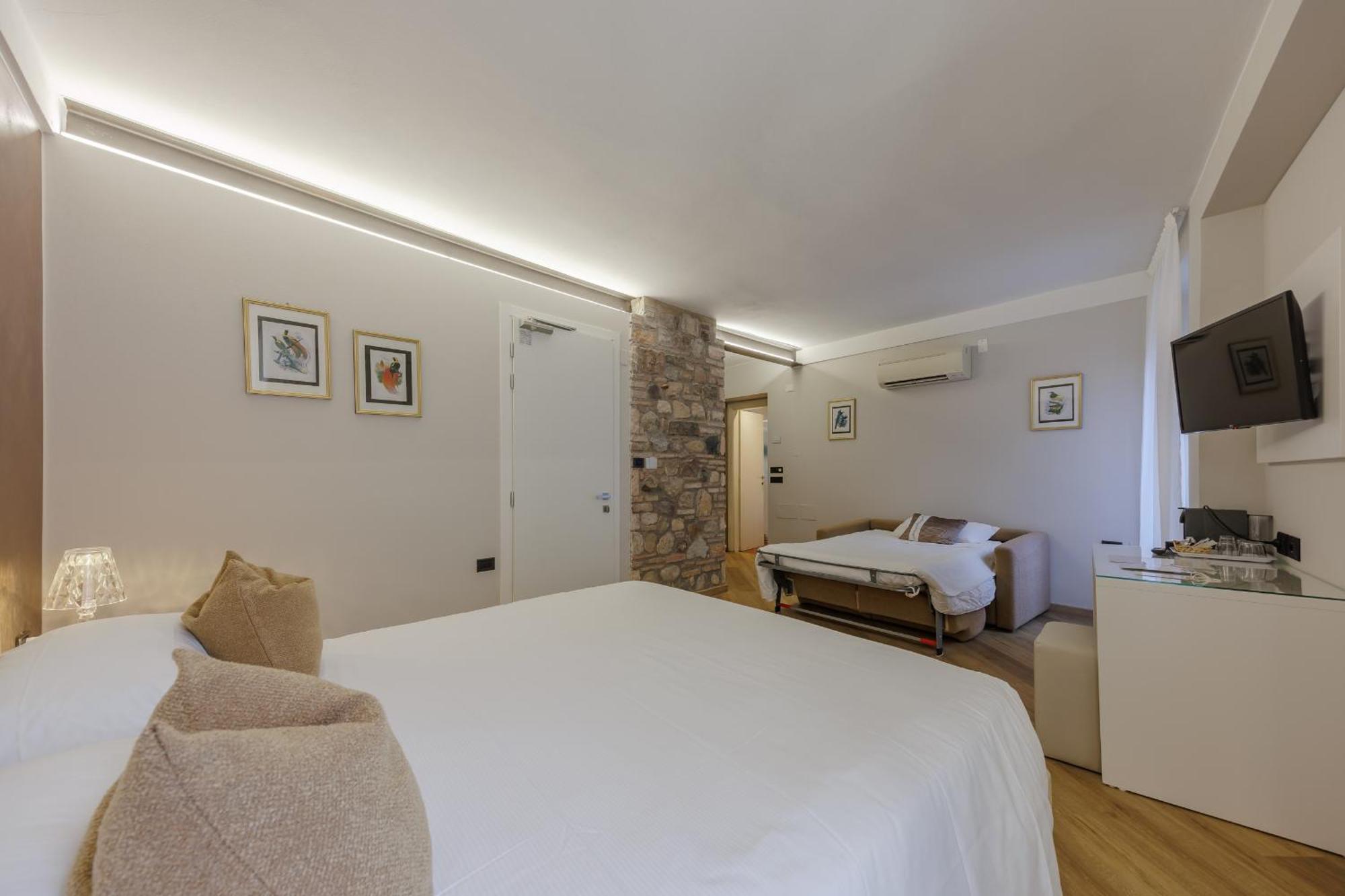 סירמיונה Hotel Degli Oleandri מראה חיצוני תמונה