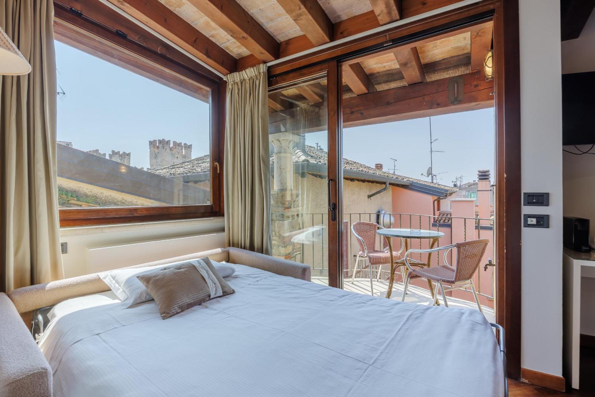 סירמיונה Hotel Degli Oleandri מראה חיצוני תמונה